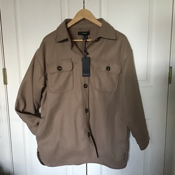 NWT Forever 21 Women’s Button Front Fleece Shacker Tan Size S - Picture 1 of 3